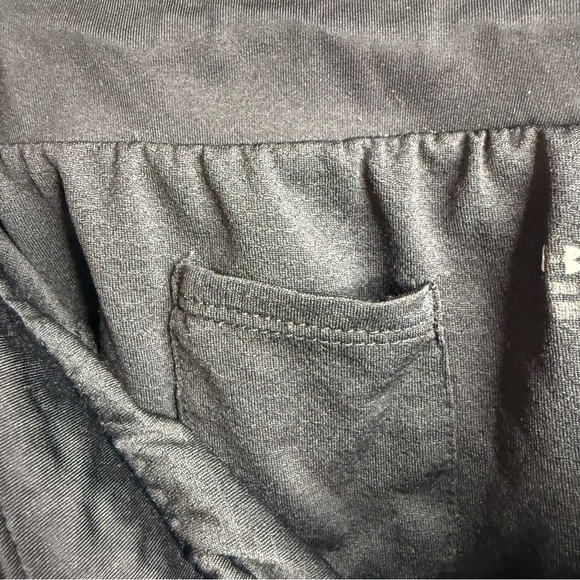 Under Armour Women's Athletic Black Running Shorts Size Small GUC - Picture 4 of 7